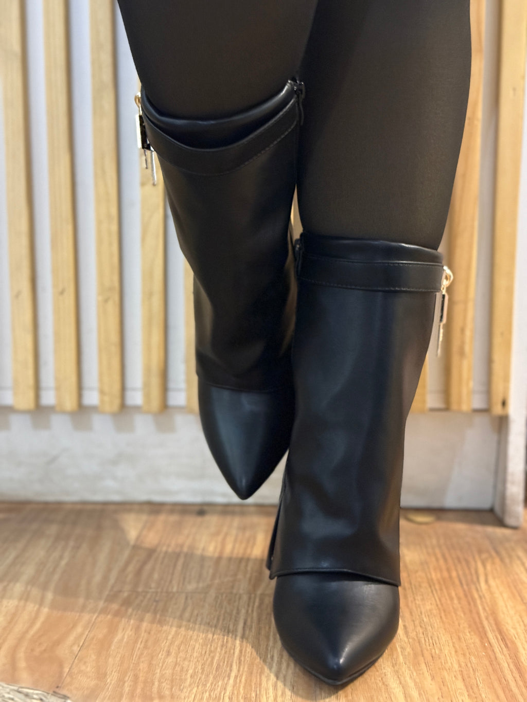 Bota Media Candado